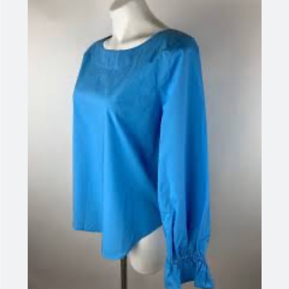 Ann Taylor Blouse. Size medium - Picture 2 of 4